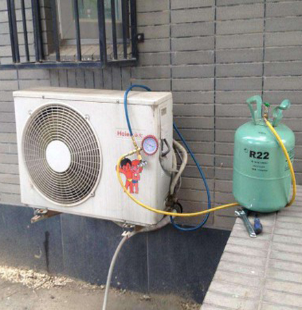 阿荣空调加氟